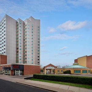 Niagara Fallsview Hotel & Suites